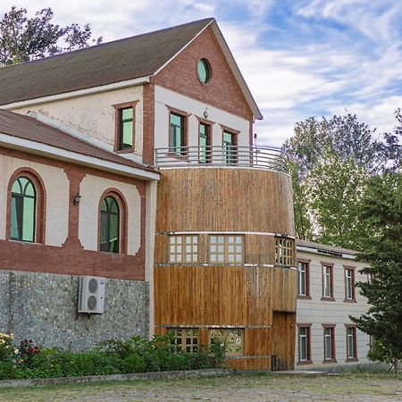 Chabiant Guesthouse Chateau Monolit Ikinci Yeniyol Exterior foto