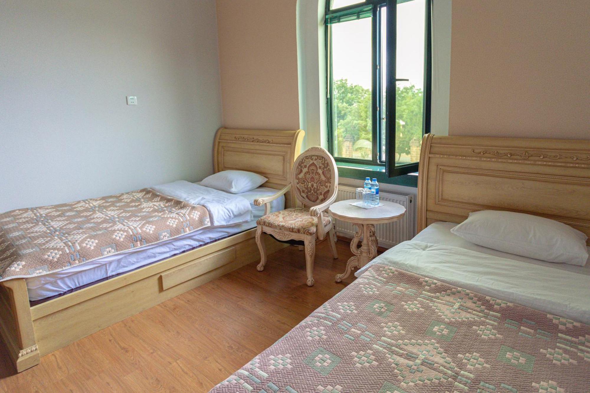 Chabiant Guesthouse Chateau Monolit Ikinci Yeniyol Exterior foto