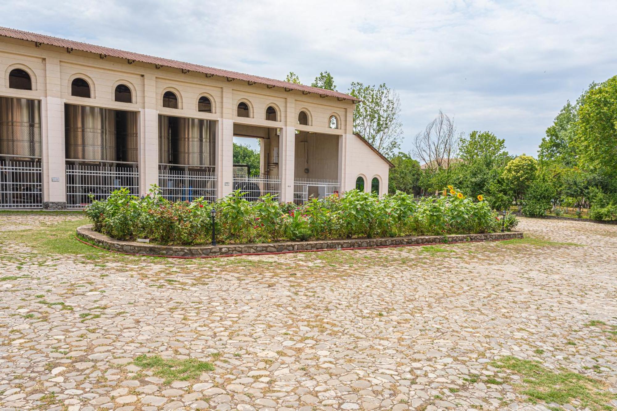 Chabiant Guesthouse Chateau Monolit Ikinci Yeniyol Exterior foto