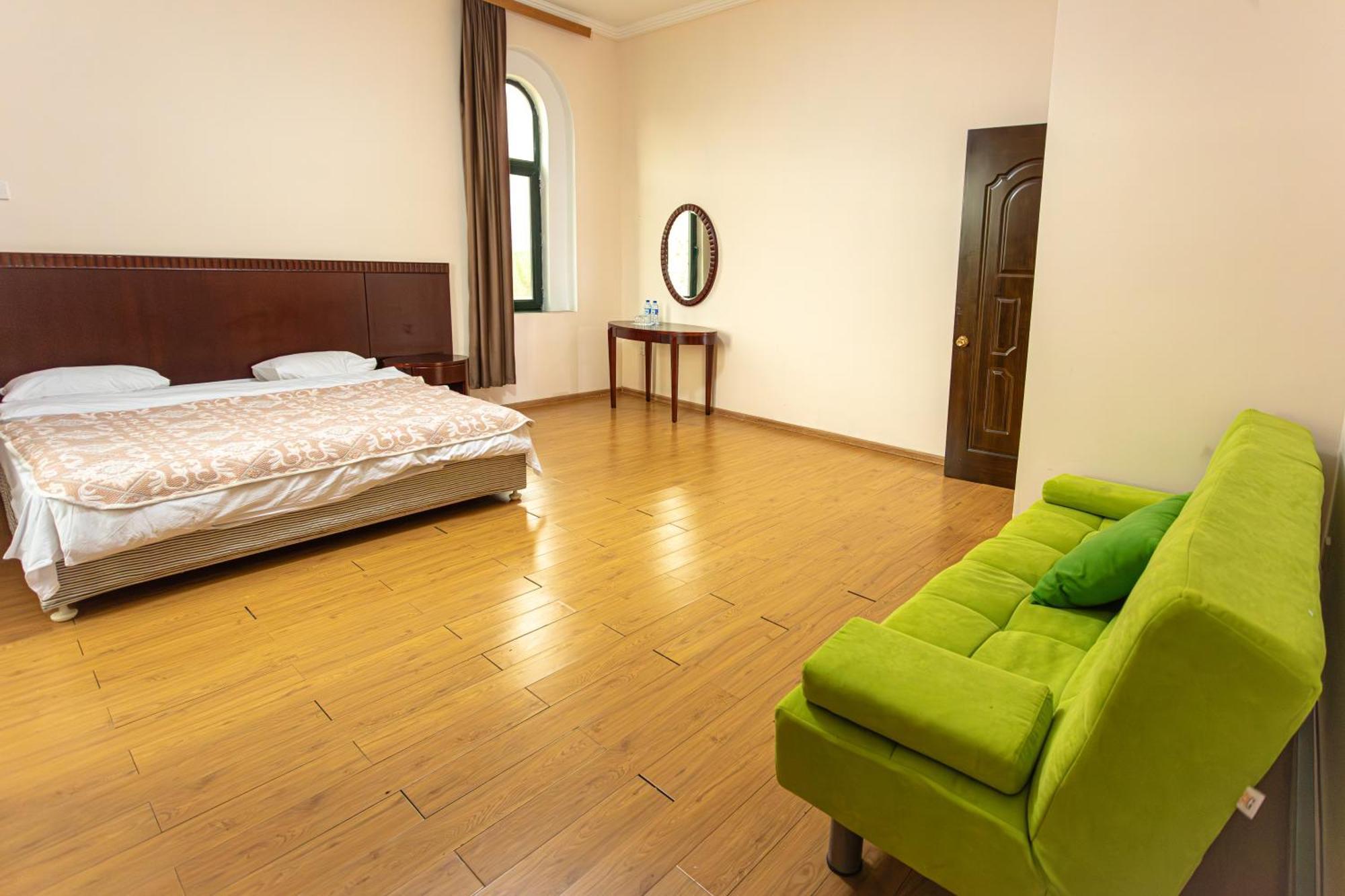 Chabiant Guesthouse Chateau Monolit Ikinci Yeniyol Exterior foto