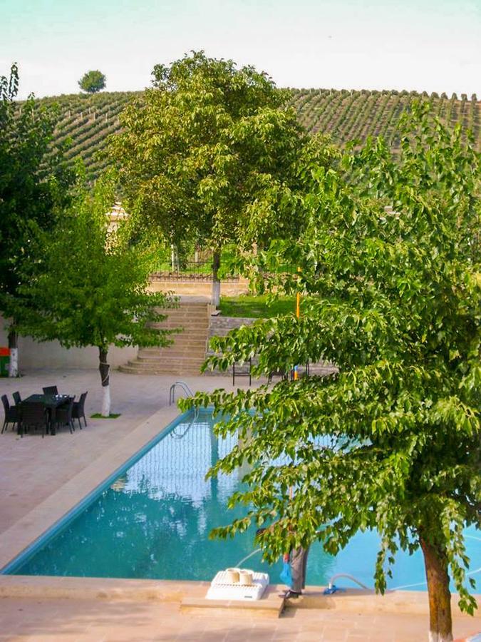 Chabiant Guesthouse Chateau Monolit Ikinci Yeniyol Exterior foto